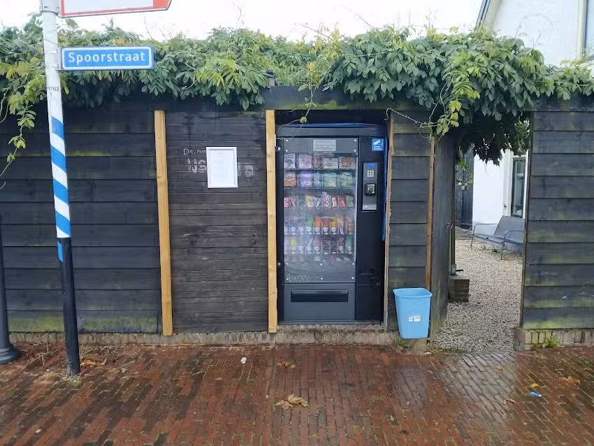 24/7 🍫🥤🍭snacks en frisdrank spoorstraatvending