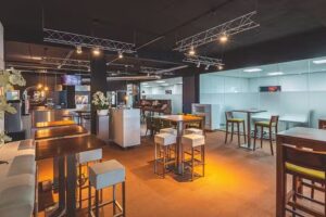 &ldquo;Aan de Donge&rdquo;: Borrel | Besloten Feest &ndash; Zakelijke bijeenkomst &ndash; Proeverij & Kookstudio &ndash; Herdenking (BusinessPoint)