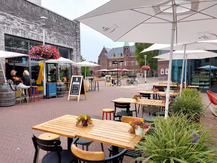 Aards Eetbar & Wijnwinkel