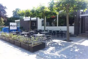 Arno&rsquo;s Burgers and more