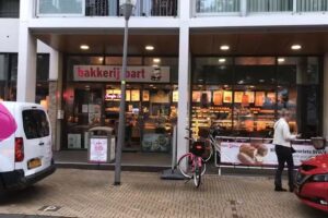 Bakker Bart Apeldoorn Stationsplein