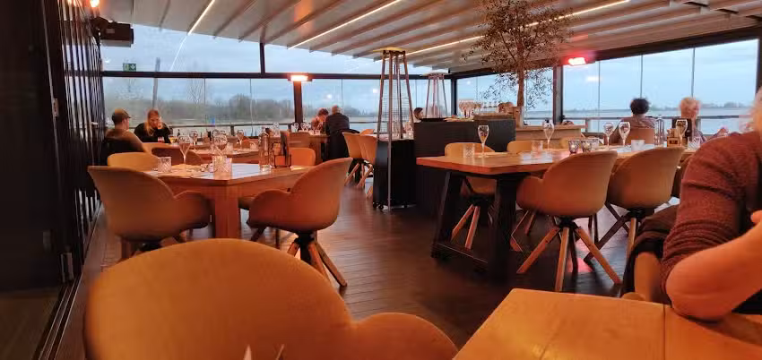 Bar & Restaurant At Sea