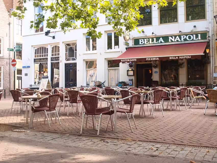 Bella Napoli Italiaans Restaurant Pizzeria