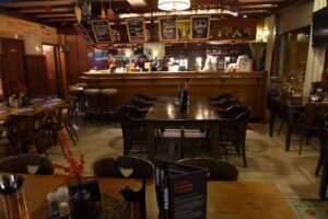 Bier &ndash; Eetcaf&eacute; &ndash; Biljartcentrum Den Hoek