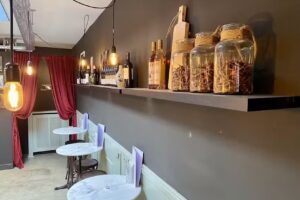 Bistro Enchant&eacute;