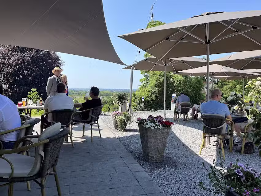 Bistro Papillon