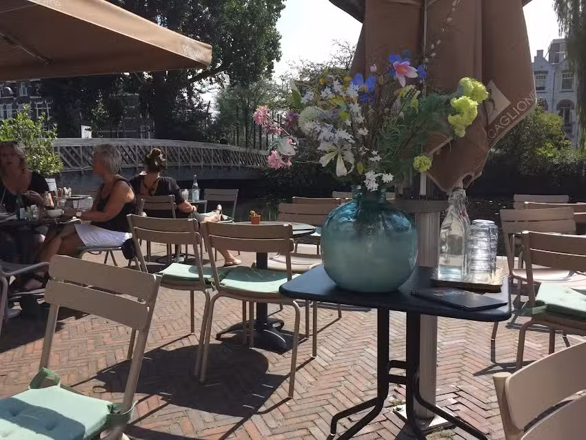 BLEND Coffee & Wine