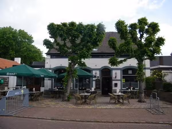 Borrelhuske &ndash; bij de maaspoort Stevensweert