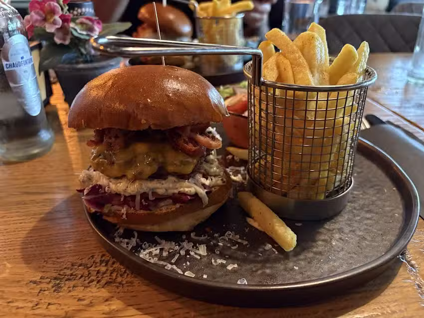 Break & Bite Restaurant