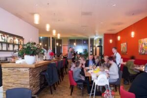 Brikke Oave Cultureel centrum & Grand Caf&eacute;