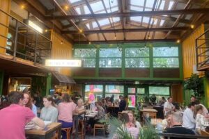 BUITEN | Caf&eacute; & Restaurant