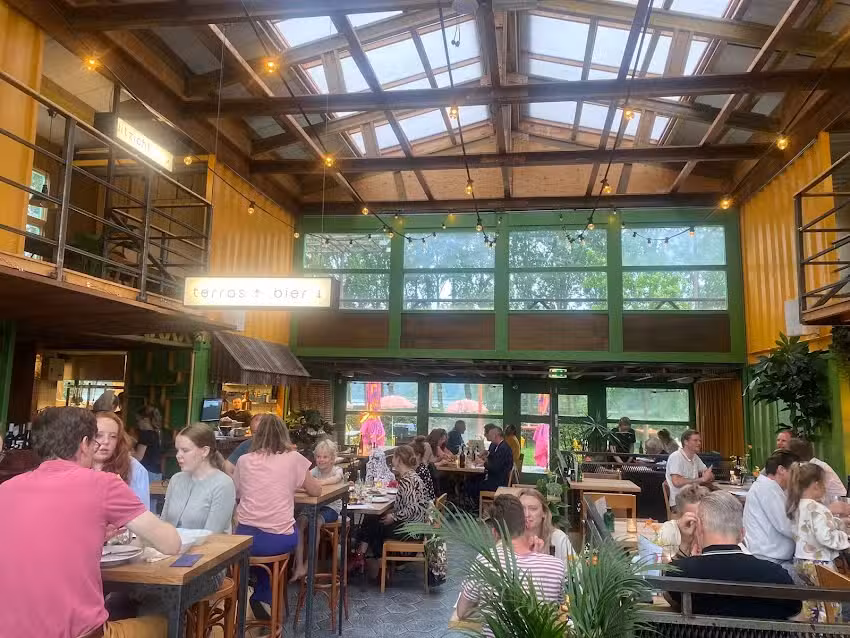 BUITEN | Caf&eacute; & Restaurant