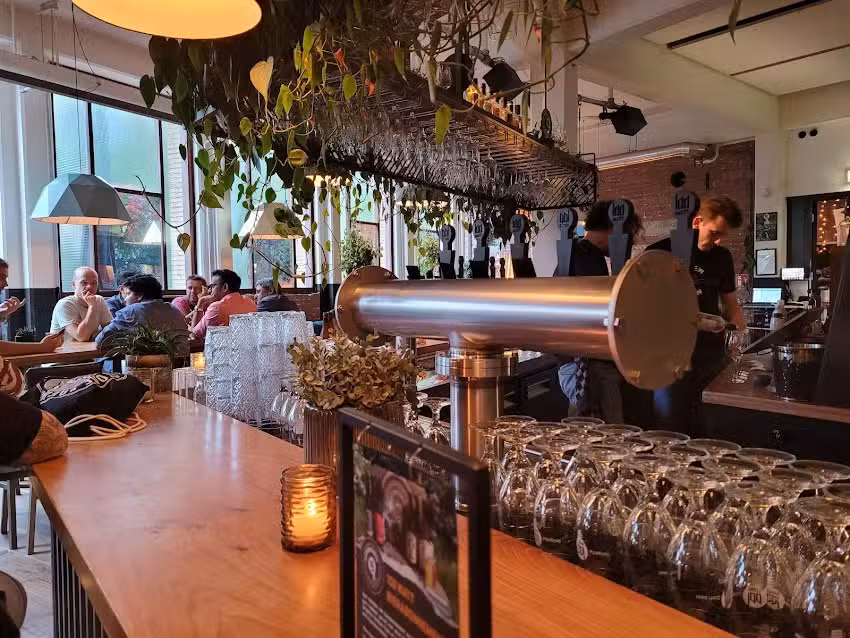 Caf&eacute; 100 Watt