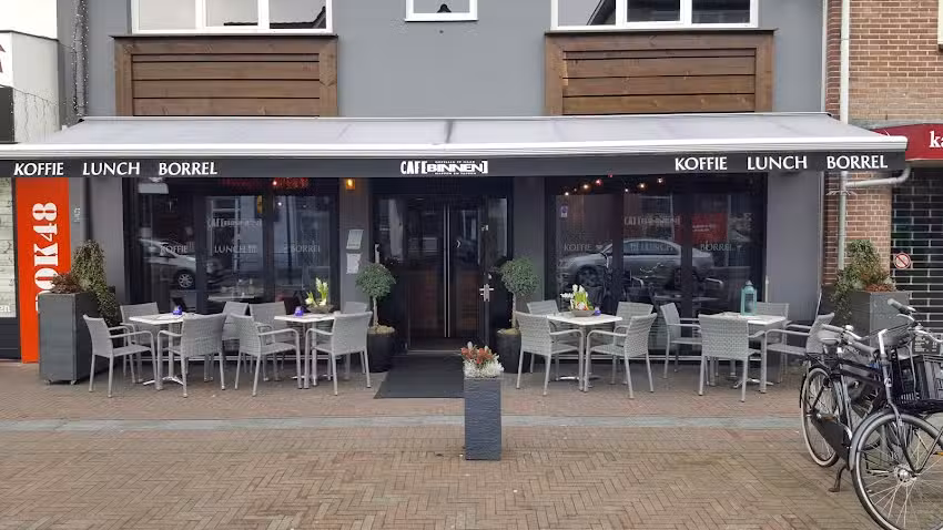 Cafe binnen-happentappen