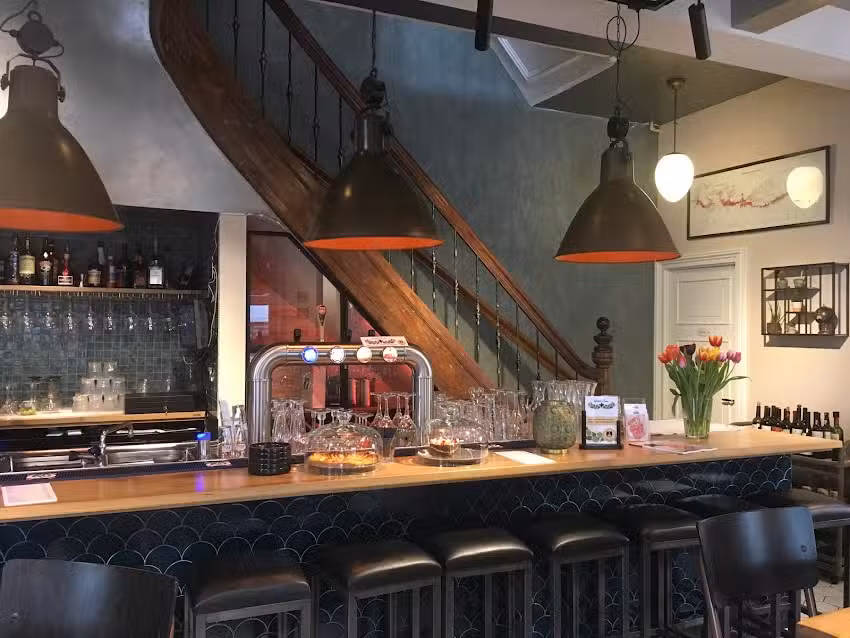 Caf&eacute; Bistro Jules