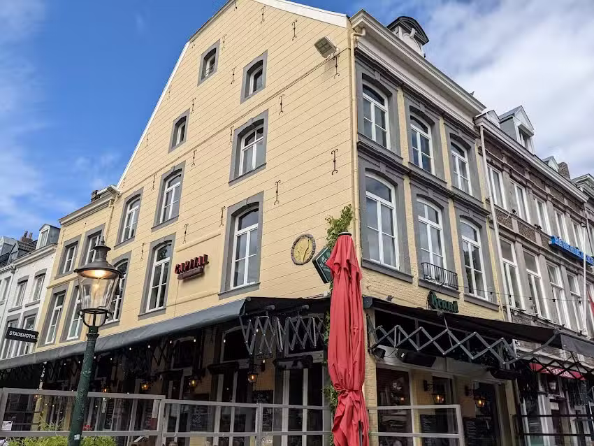 Caf&eacute; Brasserie Capital