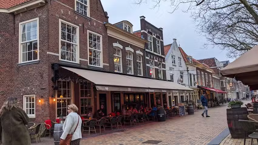 Caf&eacute; Brasserie Monast&egrave;re