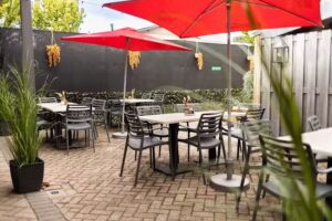 Caf&eacute; Cafetaria Brett. Da&rsquo;s pas vettt.