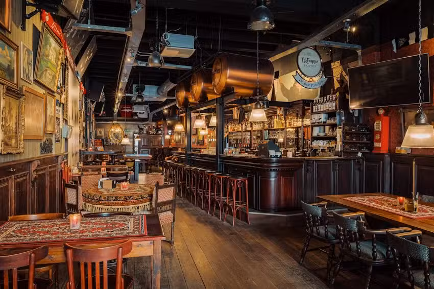 Caf&eacute; De drie Paardjes