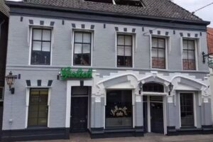 Caf&eacute; De Rebel