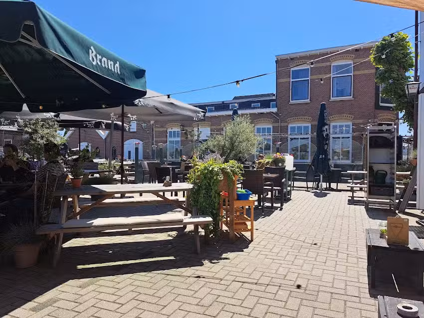 Caf&eacute; De Zon