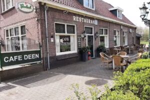 Cafe Deen/Dancing De Waog