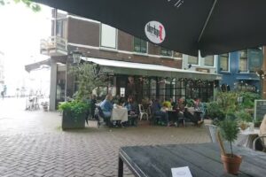 Caf&eacute; Elize bij &lsquo;t Plein