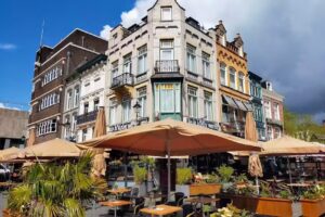 Caf&eacute; In De Kleine Werelt