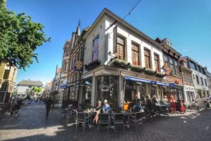 Caf&eacute; Jong Belegen