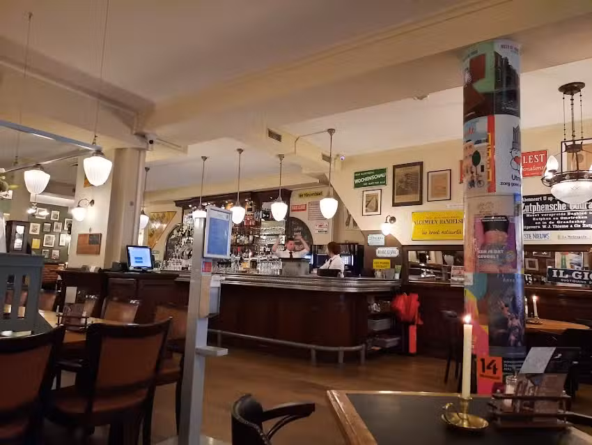 Caf&eacute; Le Journal