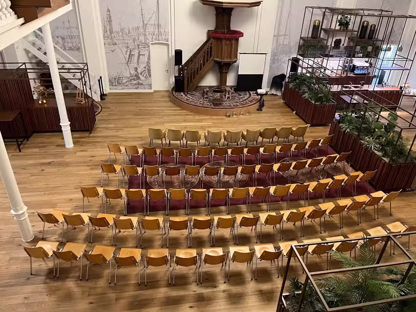 Caf&eacute; / Podium Papageno