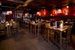 Caf&eacute; Polly Maggoo