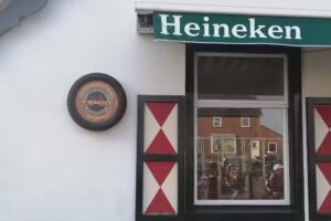 cafe restaurant cafetaria halfweg