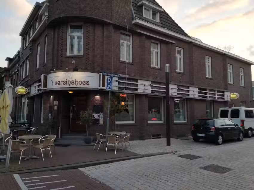 Caf&eacute; &rsquo;t Vereinshoes