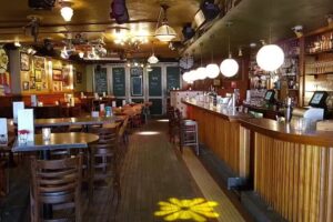 Caf&eacute; Van Buren