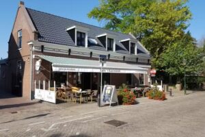 caf&eacute;-zaal &rsquo;t Karrewiel