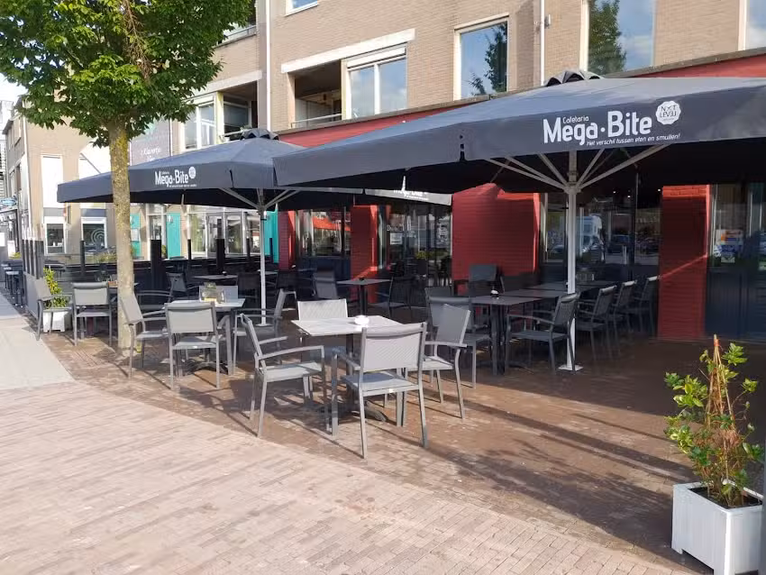 Cafetaria Mega-Bite