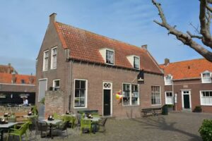 Cappello Giallo IJssalon/Lunchroom