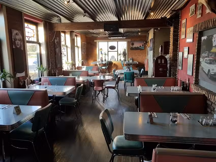 Charley&rsquo;s Diner