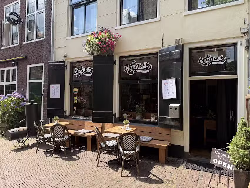 Charlie&rsquo;s Burger