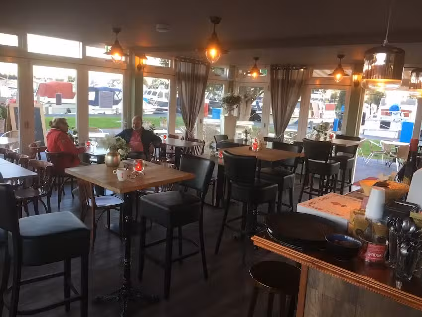 Charrels aan de haven