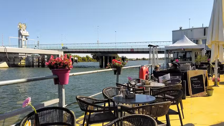 Cocktail en speciaalbiercafe &rsquo;t Ponton