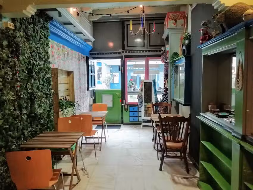 Curries and Candles | Spicy Elephant