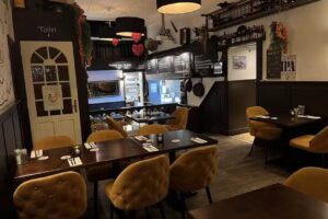 De Gouden Snor eten & drinken