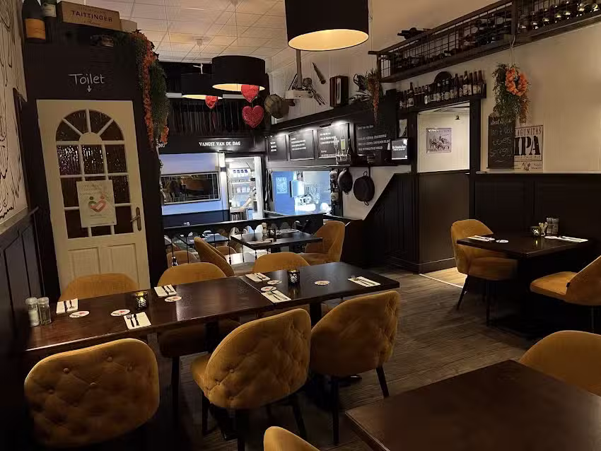 De Gouden Snor eten & drinken