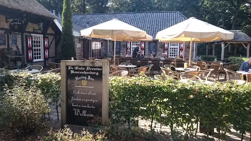 De Oude Drentse Boerenherberg (in openluchtmuseum Ellert en Brammert)