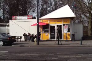 Dennis Frites Paleis en Surinaamse Broodjes