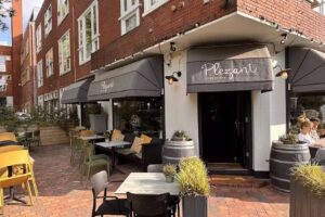 Dinercaf&eacute; Plezant