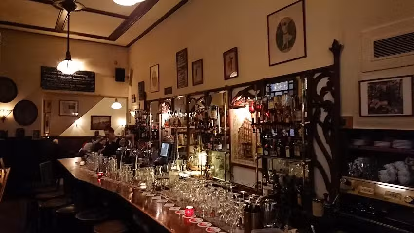 Eet caf&eacute; de Reiger.