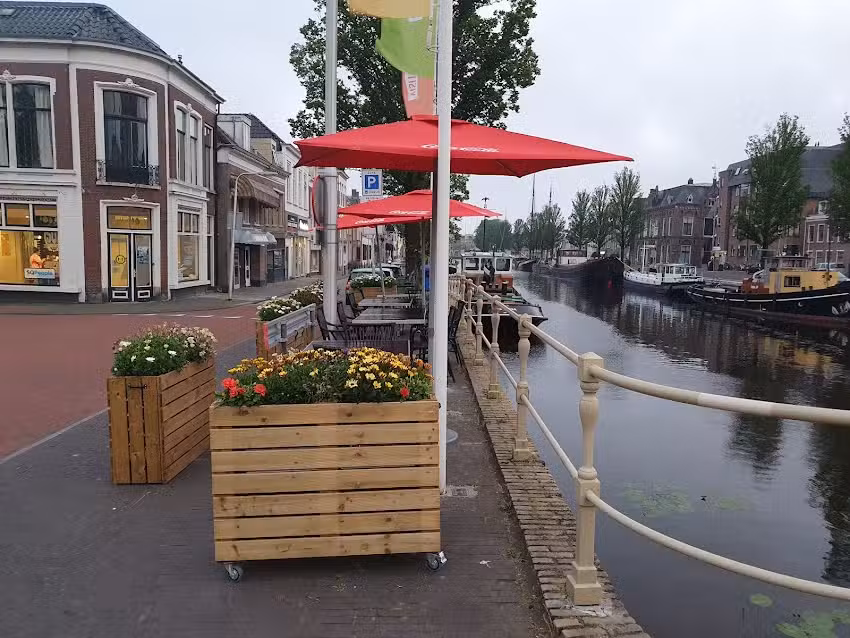 Eetcaf&eacute; Artemis